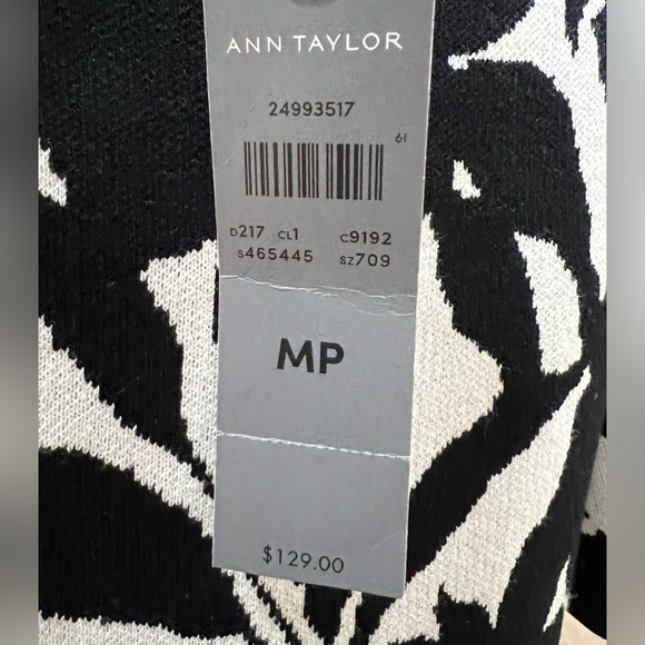 Ann Taylor Black and White Floral Cold Shoulder Sweater Casual Dress SZ MP - Picture 12 of 12